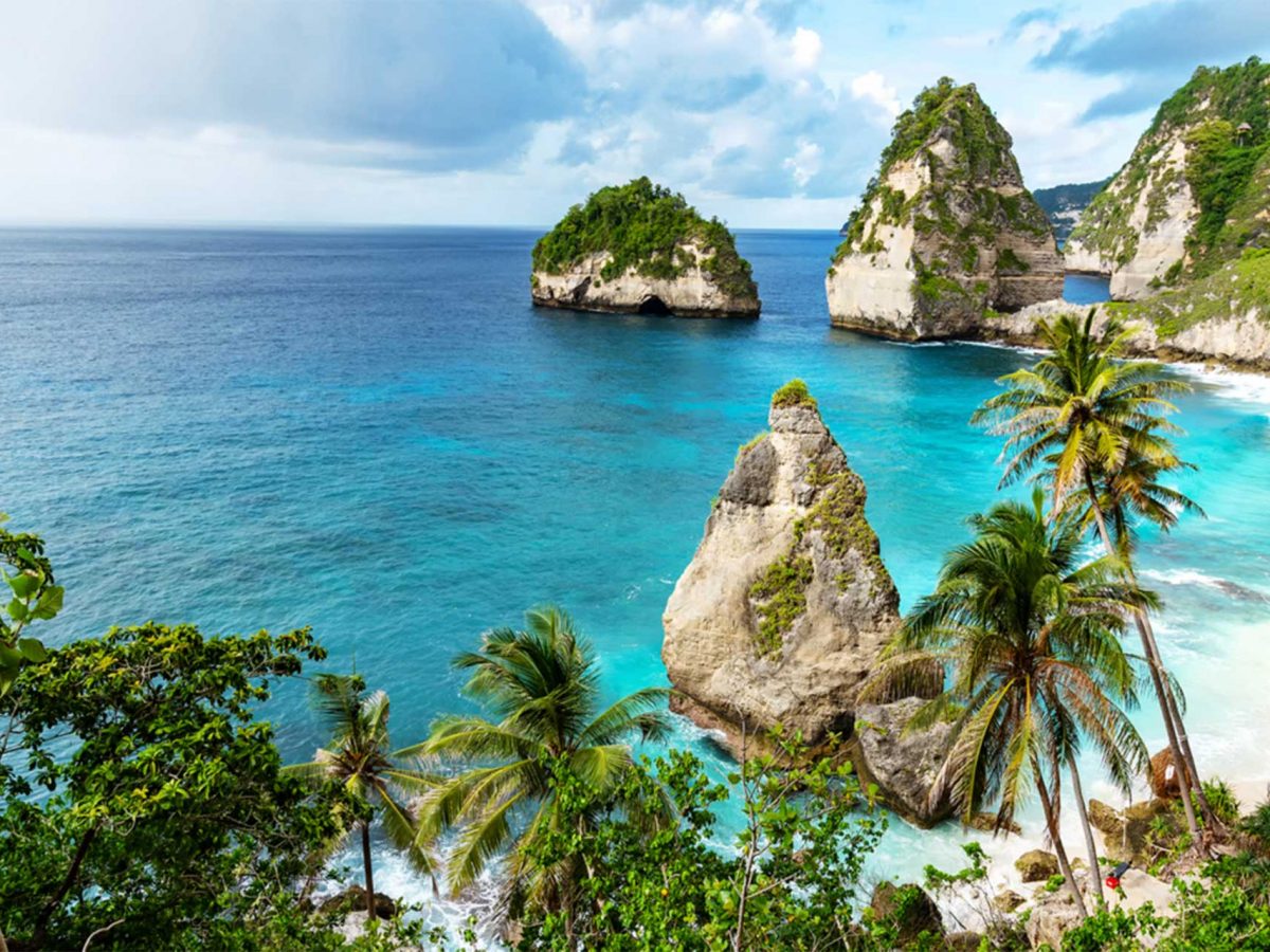 5 Most Beautiful Islands Around Bali for Romantic Trip