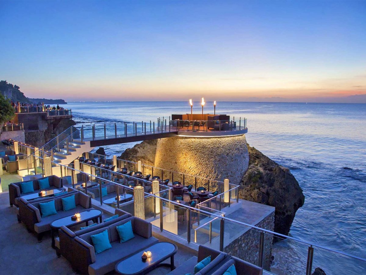 10 Best Rooftop Bars in Bali – Spend Some Quality Time!